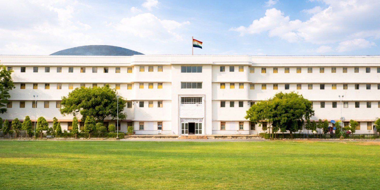 SMDJ School campus