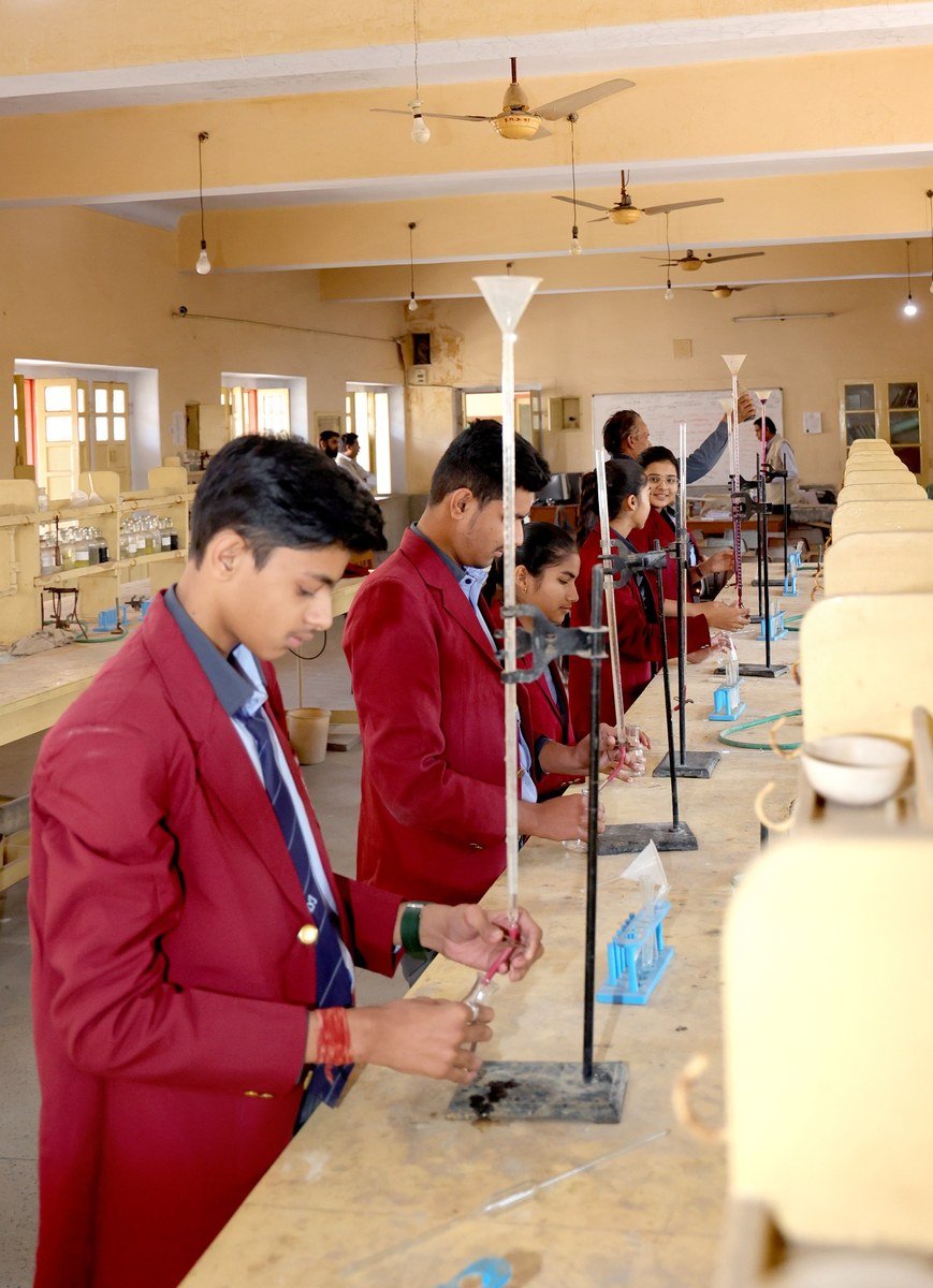 SMDJ science laboratory